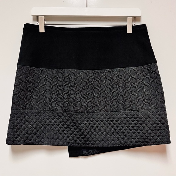 Zara Womens Quilted Wrap Skirt Textured SZ Med Black Academia Goth Asymmetric - Picture 3 of 14